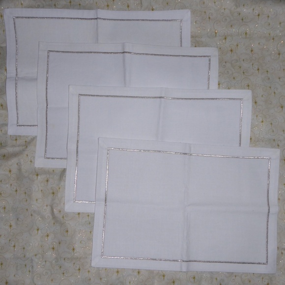 SET 4 WHITE LINEN PLACEMATS SILVER TRIM RECTANGULAR 17" x 12" ELEGANT HOLIDAY - Picture 1 of 3